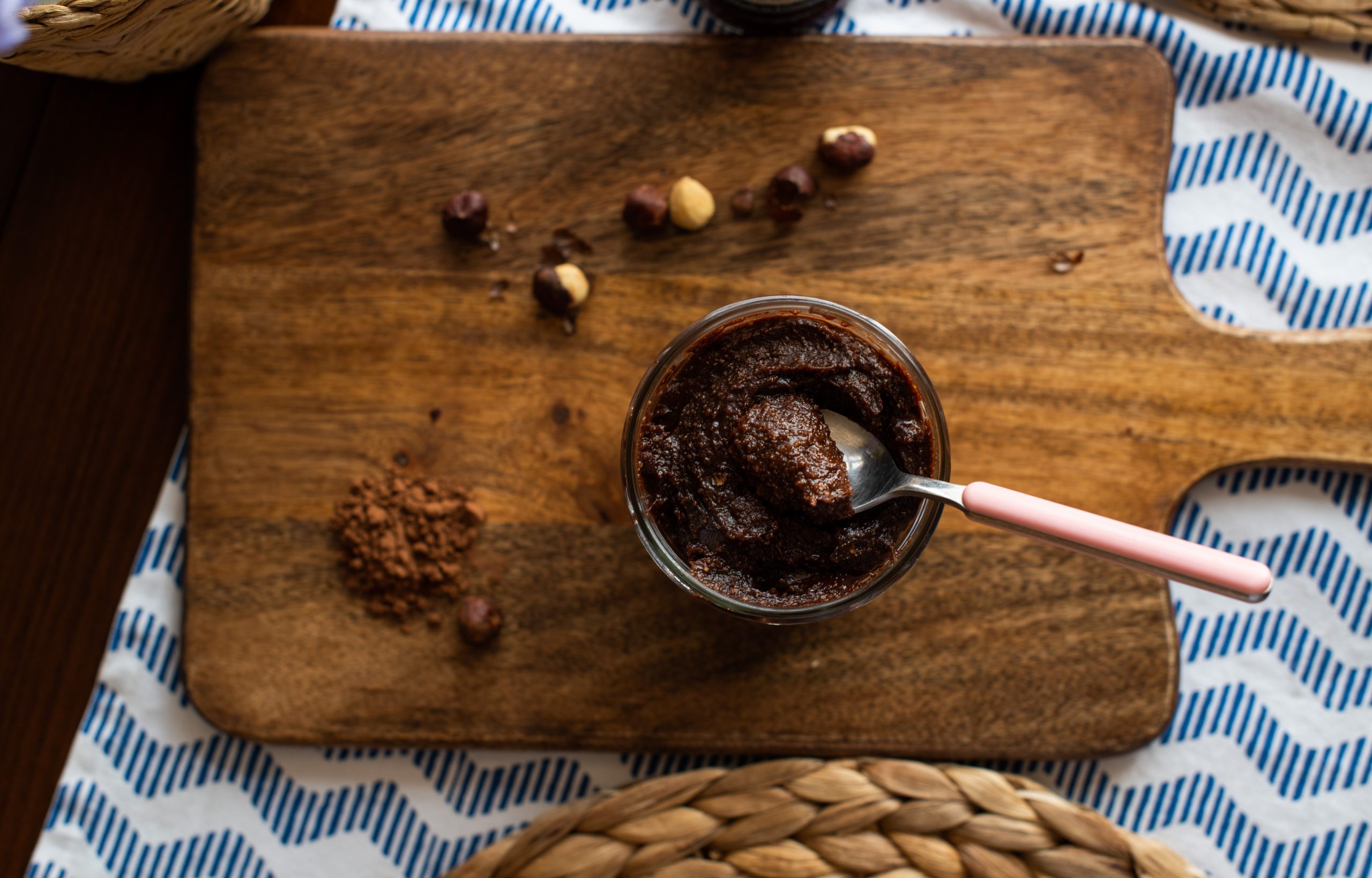 Σπιτική πραλίνα: Η υγιεινή συνταγή για να τρως σοκολάτα χωρίς ενοχές