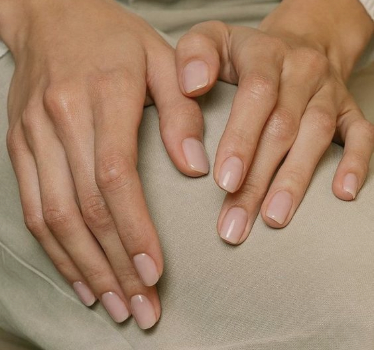 Φθαρμένα νύχια που σπάνε και ξεφλουδίζουν- 3 θεραπευτικά μανό για να τα σώσεις