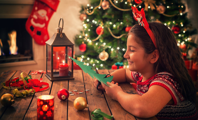 X-MAS. Πώς θα φτιάξετε τις τέλειες χριστουγεννιάτικες κάρτες με τα παιδιά σας