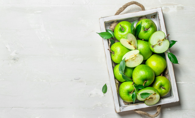 Πράσινο μήλο: Τα οφέλη του στην υγεία και συνταγή για το τέλειο smoothie!