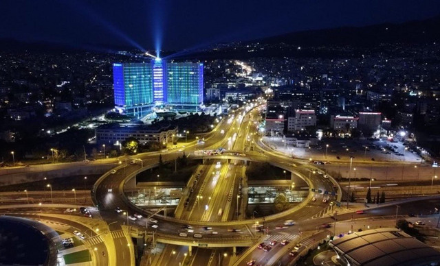 Οδήγηση: Το 23% των οδηγών κάτω των 35 ετών βλέπει βίντεο οδηγώντας