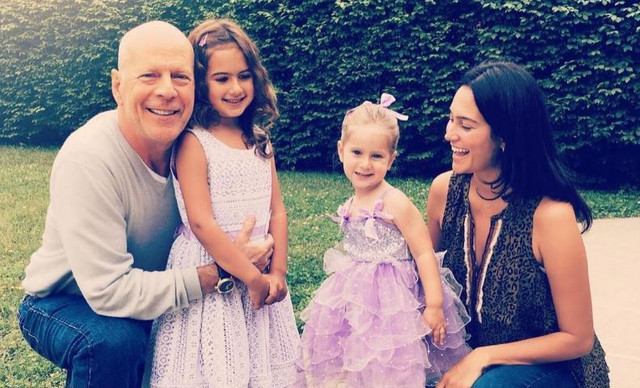 Emma Heming: Η σύζυγος του Bruce Willis μιλά για την ασθένειά του: «Δεν νομίζω ότι καταλαβαίνει τι του συνέβη»