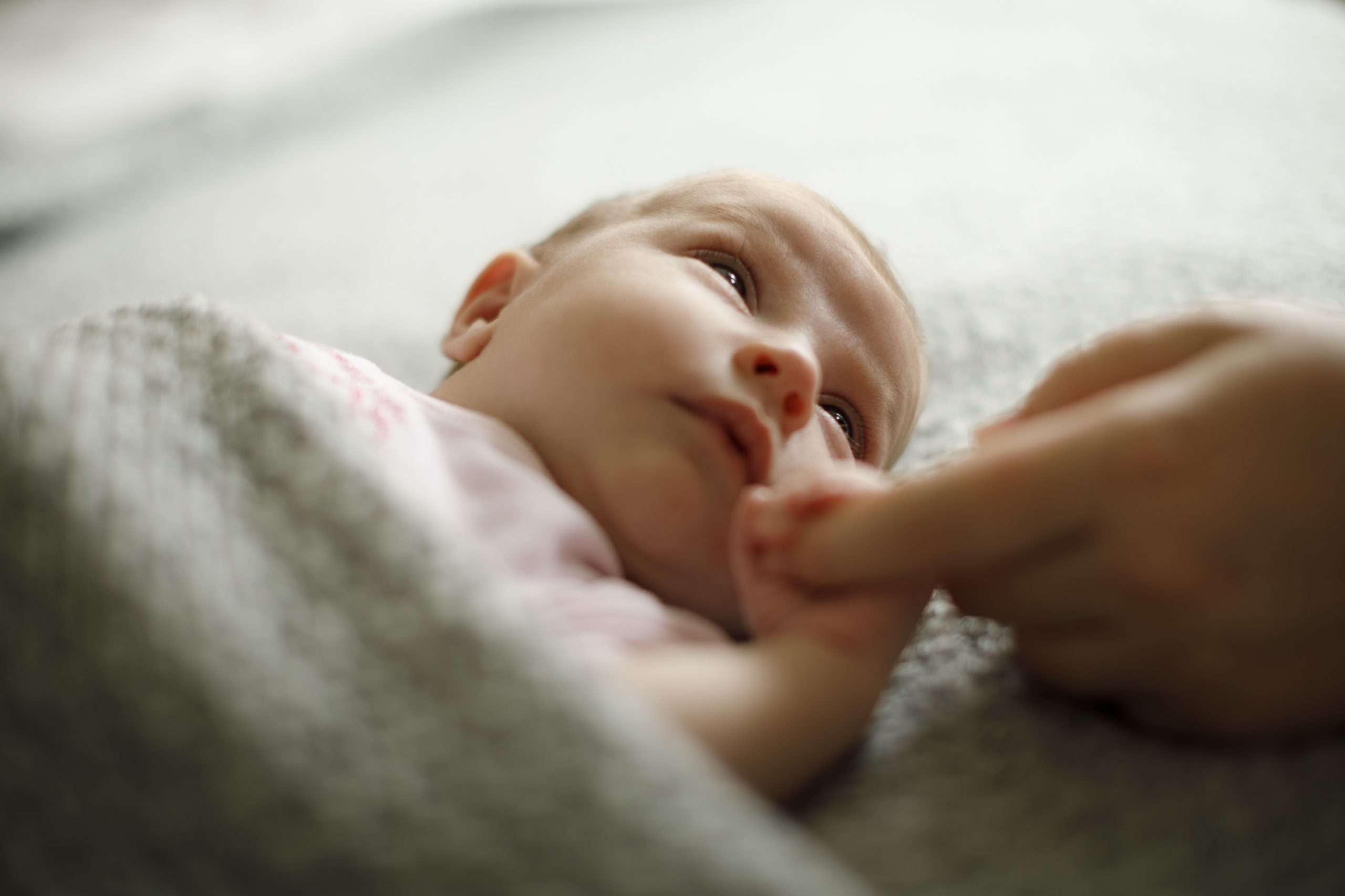 Μια παρένθετη μητέρα εξομολογείται: “πώς ένιωσα όταν έδωσα το παιδί που γέννησα”
