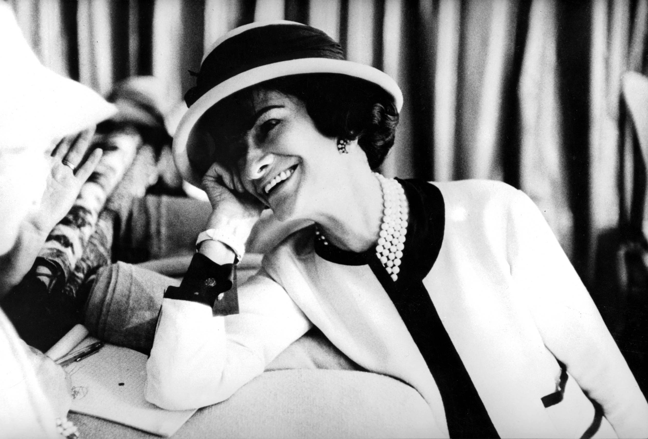 Coco Chanel: Τα 20 πιο δυνατά quotes της πρώτης Influencer της μόδας!