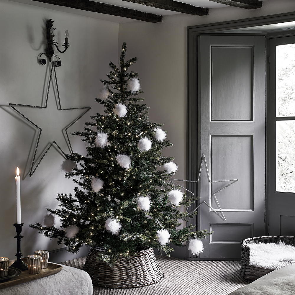 Christmas trees: 5 εναλλακτικές ιδέες για να στολίσεις