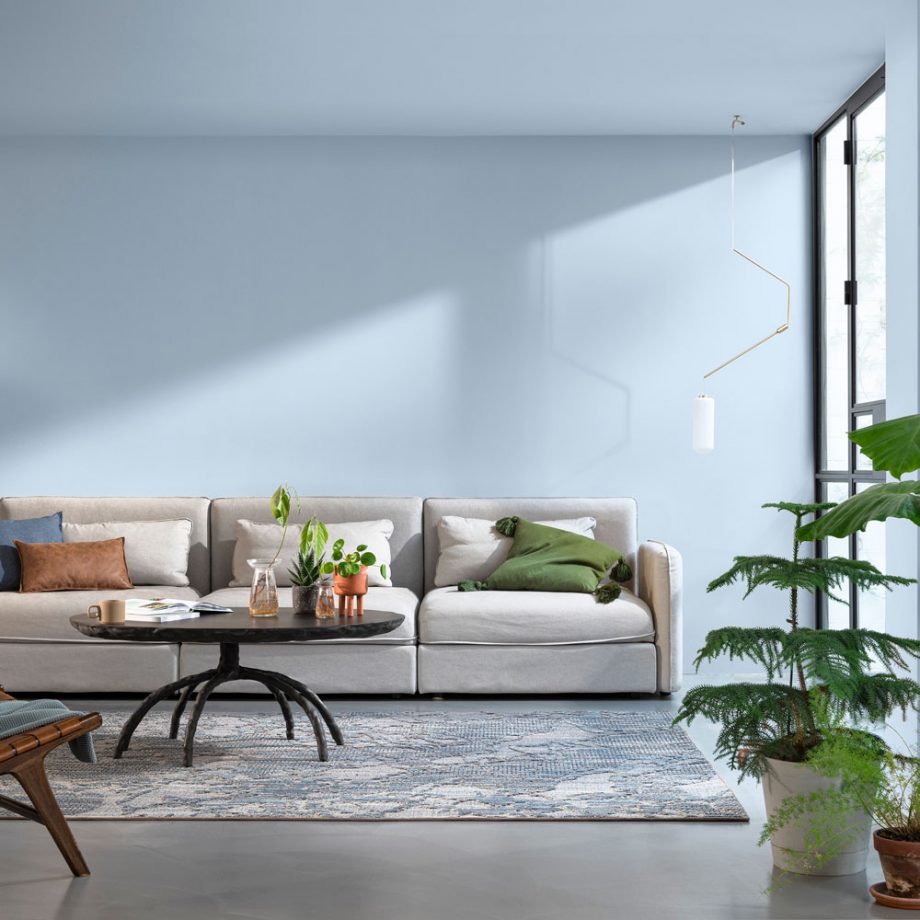 Τα ωραιότερα living rooms με έμπνευση από το χρώμα της χρονιάς