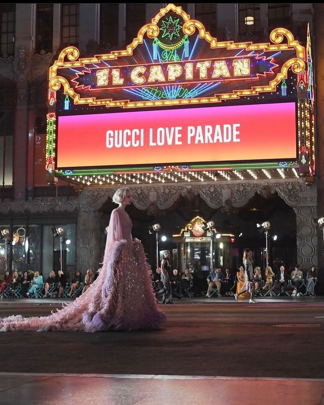 Gucci Show: Έκλεισε η Hollywood Boulevard για να παρελάσουν τα μοντέλα!