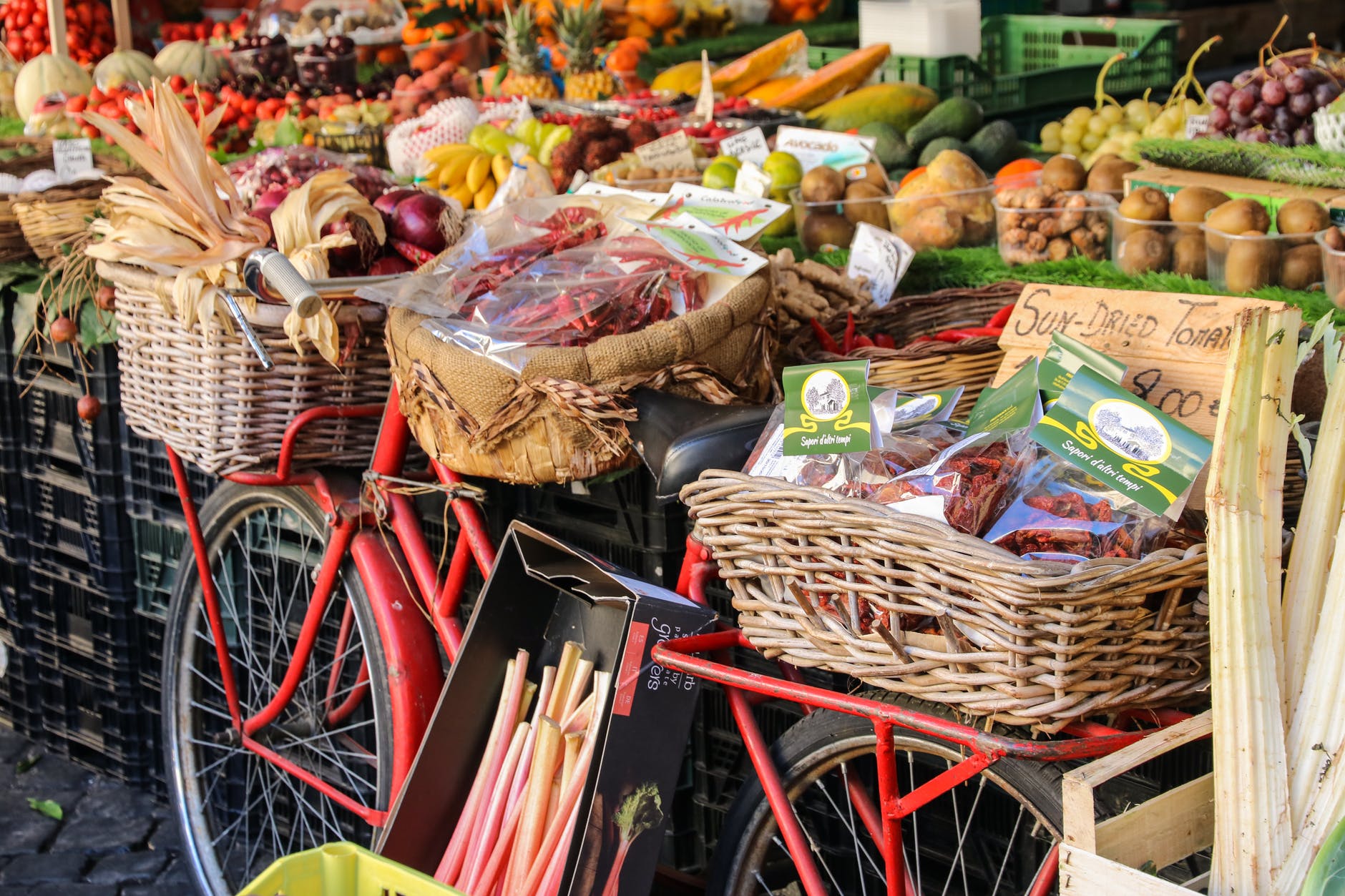 Stay local: H λαϊκή αγορά κάνει καλό στο περιβάλλον!