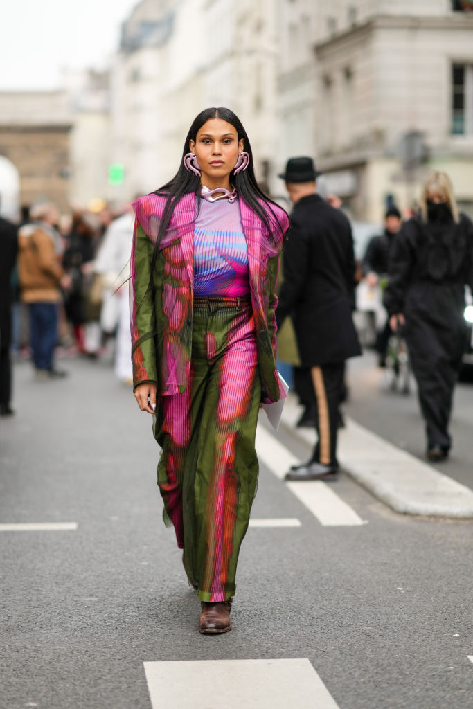 Street style looks που ξεχώρισαν στην Εβδομάδα Υψηλής Ραπτικής στο Παρίσι