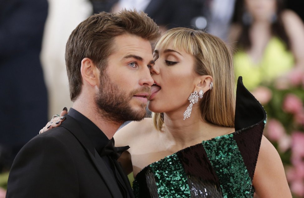 Liam Hemsworth: Κλείνει τα 31 του χρόνια χωρίς την Miley Cyrus. Και είναι ευτυχισμένος!