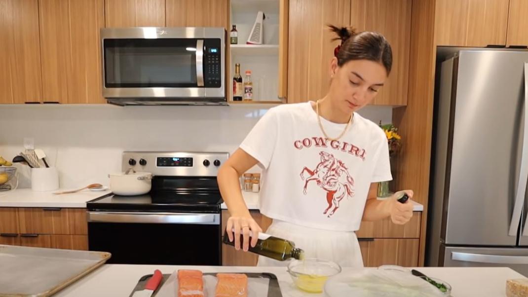 Emily Mariko: Η νέα μαγείρισσα που έγινε viral στο Tik-Tok! Γιατί;