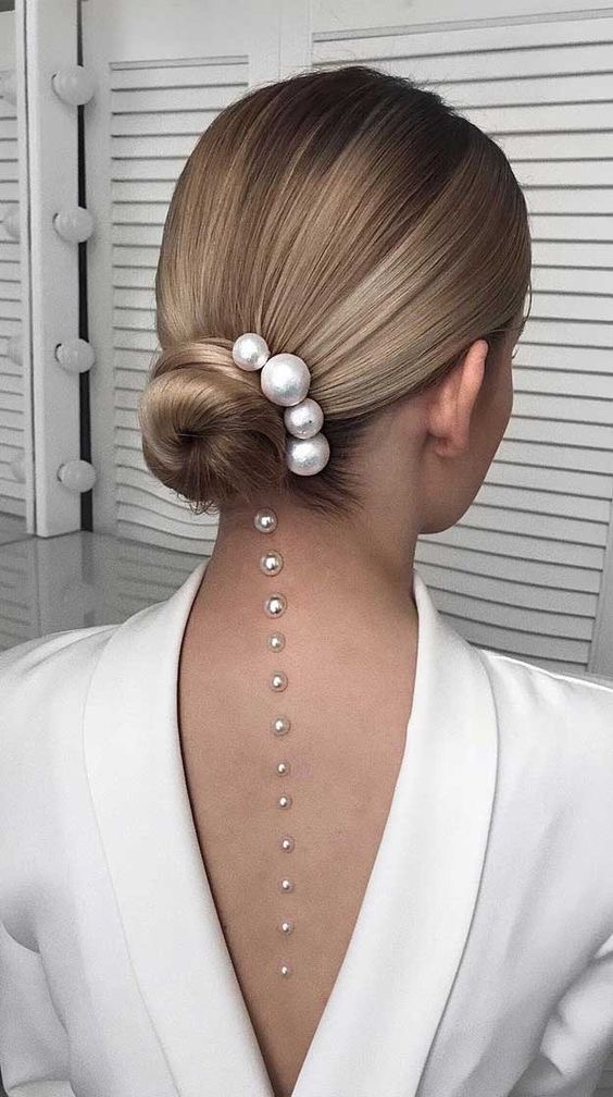 Πέρλες παντού. Θα τολμήσεις το νέο pearls trend;