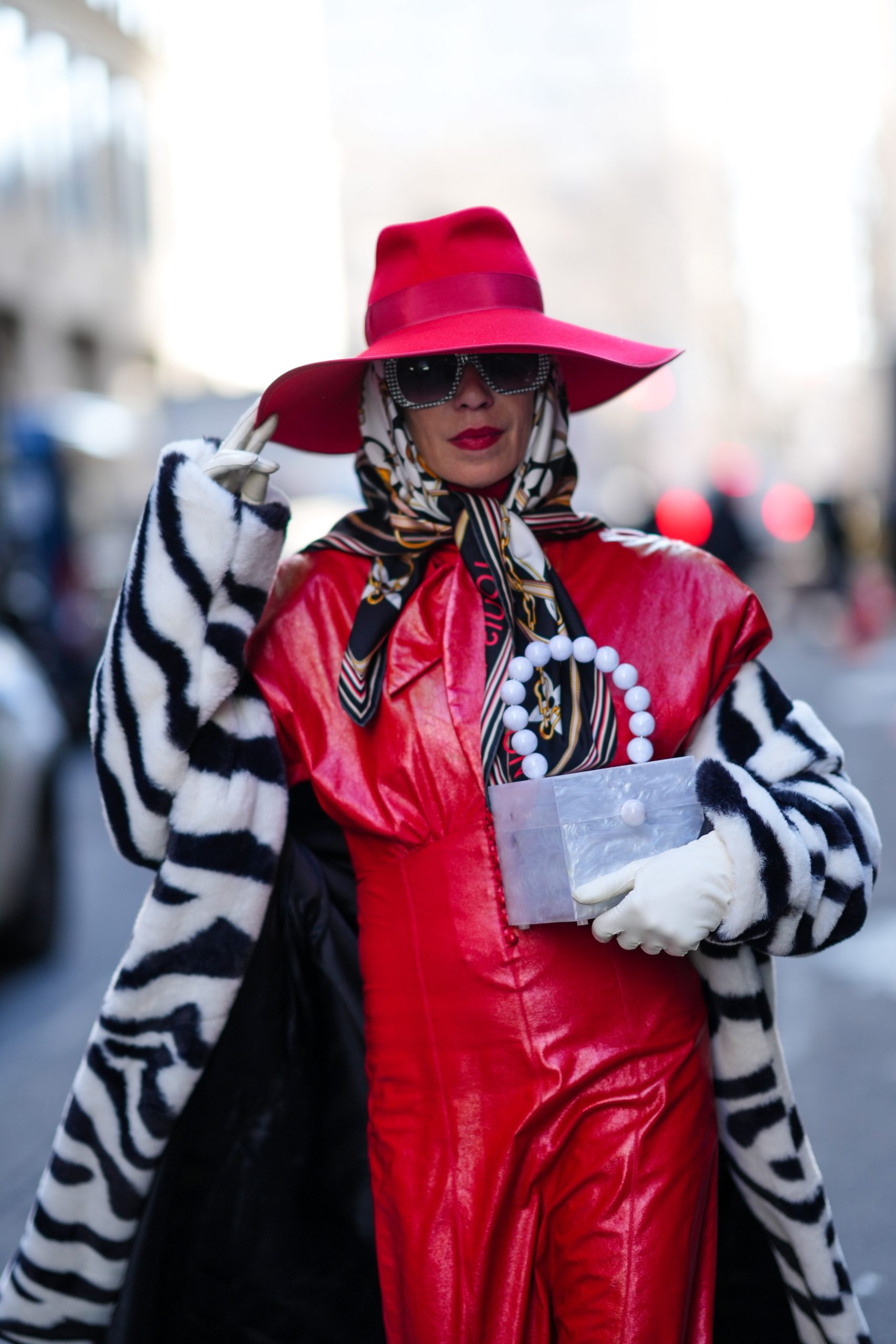 8 χειμωνιάτικα καπέλα που φόρεσαν τα Fashion κορίτσια στις Eβδομάδες Mόδας