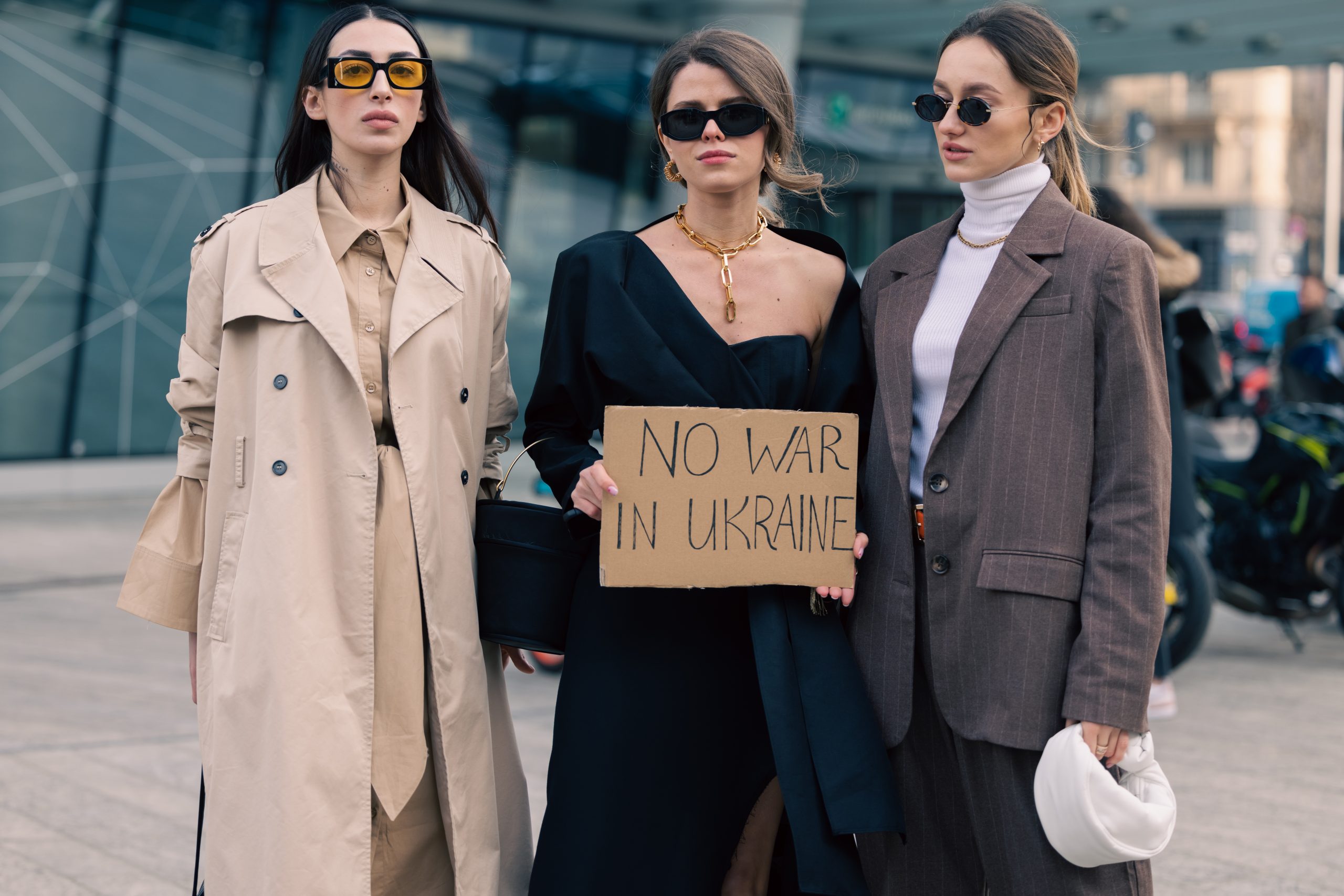 “No War in Ukraine”! Οι fashion influencers τάσσονται κατά του πολέμου