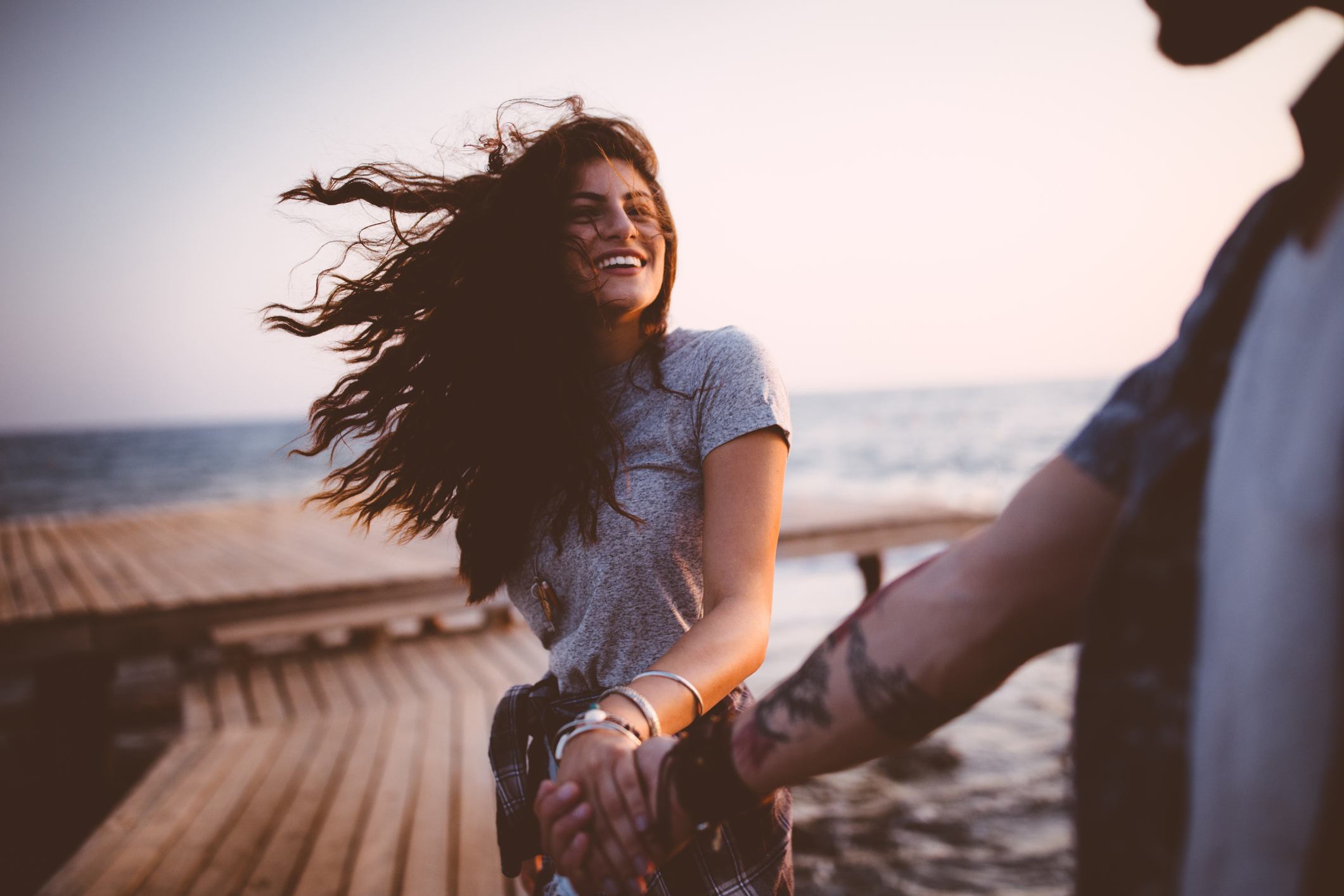 10 σημάδια που δείχνουν ότι έχεις μια πολύ ουσιαστική (οπότε και όμορφη) σχέση