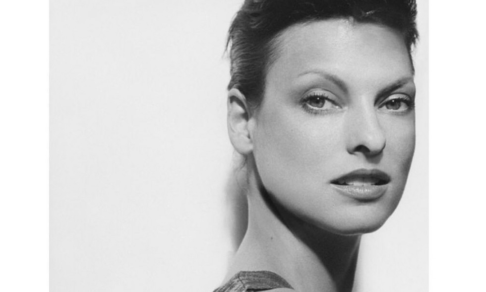 Linda Evangelista: «Δεν μπορώ να ζω πια κρυμμένη. Είμαι πρόθυμη να μιλήσω επιτέλους»