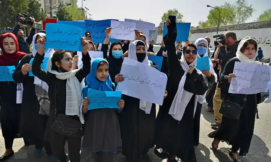 "Είναι έγκλημα να μορφωθούμε;" Οι Ταλιμπάν απαγορεύουν στα κορίτσια να μορφωθούν