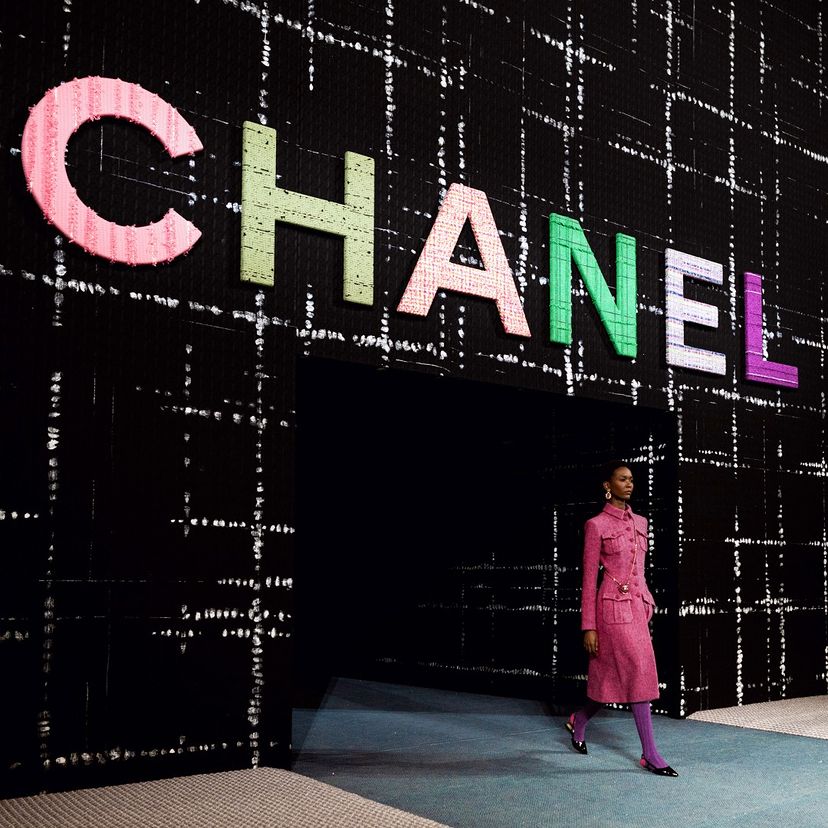 Chanel Fashion show 2022 με έντονη 60's νοσταλγία