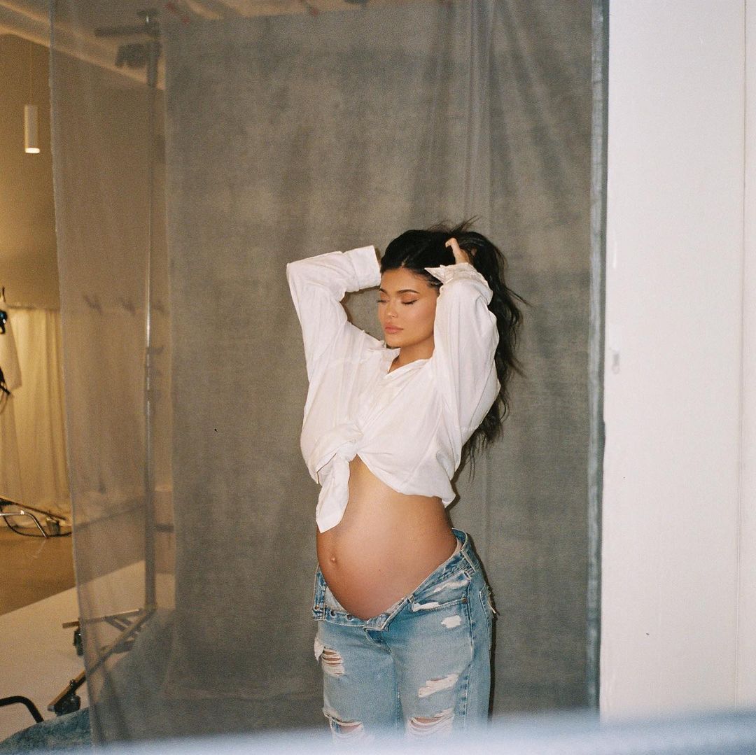 Kylie Jenner: "Περνάω δύσκολα μετά τον τοκετό"