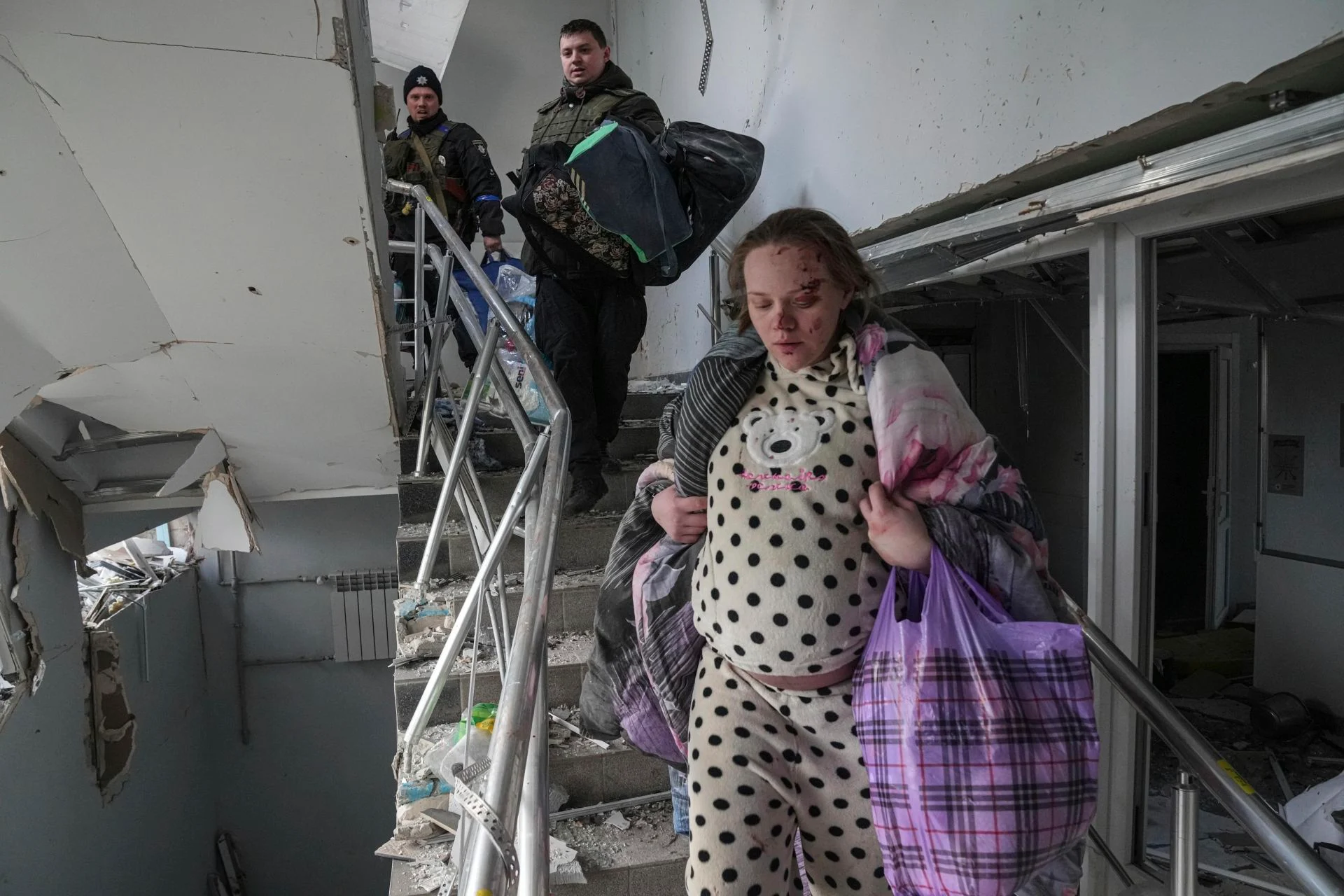Ουκρανία: ο βομβαρδισμός στο μαιευτήριο και τα 67 νεκρά παιδιά από τον πόλεμο