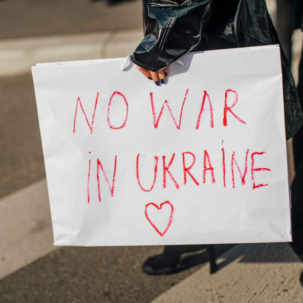 Πόλεμος στην Ουκρανία: Τα mega fashion brands αντιδρούν