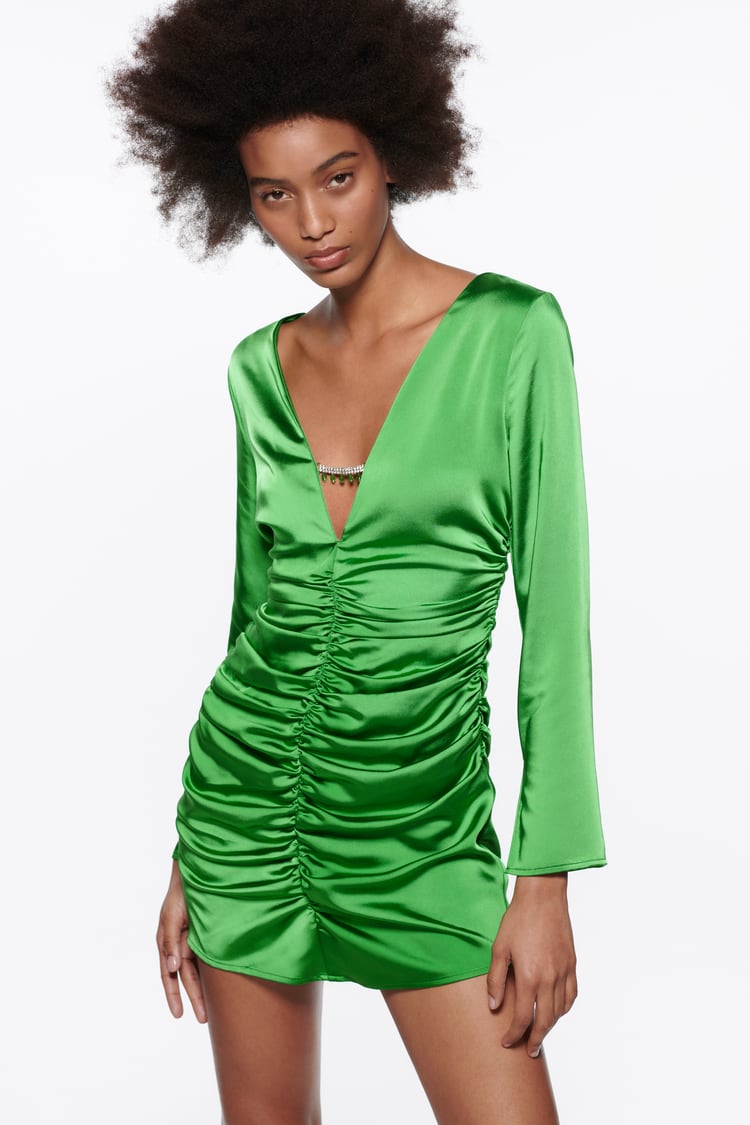 Tα 10 ωραιότερα πράσινα φορέματα ZARA