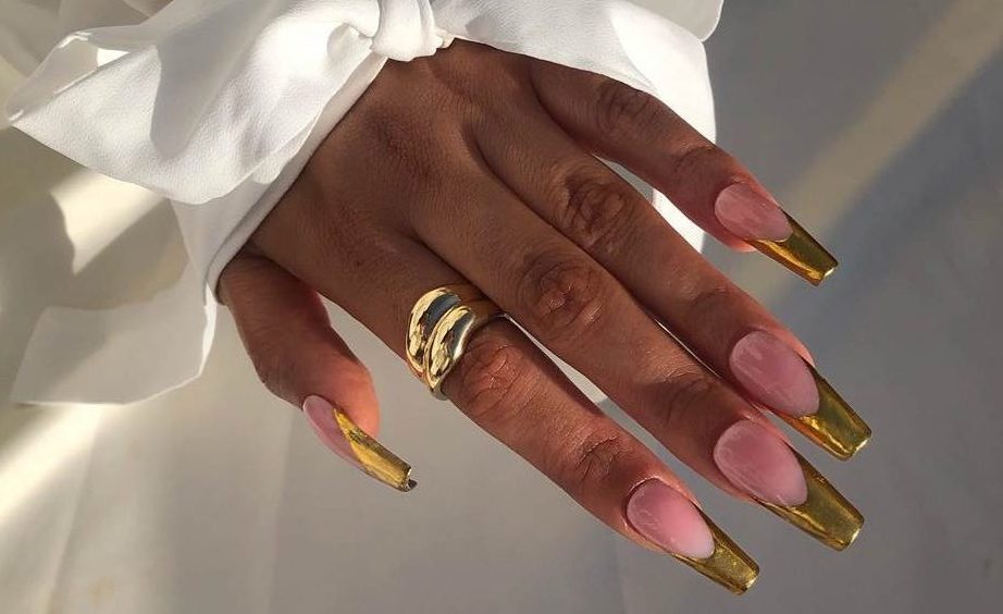 Mirror Mani: To nail trend που εγκρίνουν όλα τα fashion girls