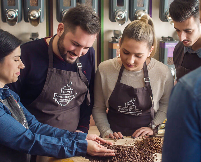 Tα Coffee Island στηρίζουν τα ενήλικα κορίτσια της “Μέλισσα”