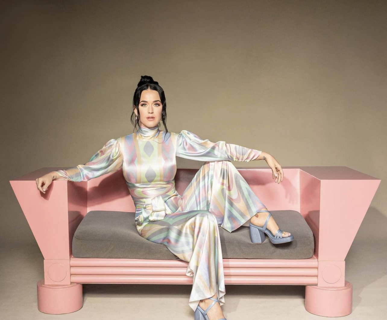H Katy Perry επανακυκλοφορεί τη συλλογή με τα παπούτσια της για το καλοκαίρι!