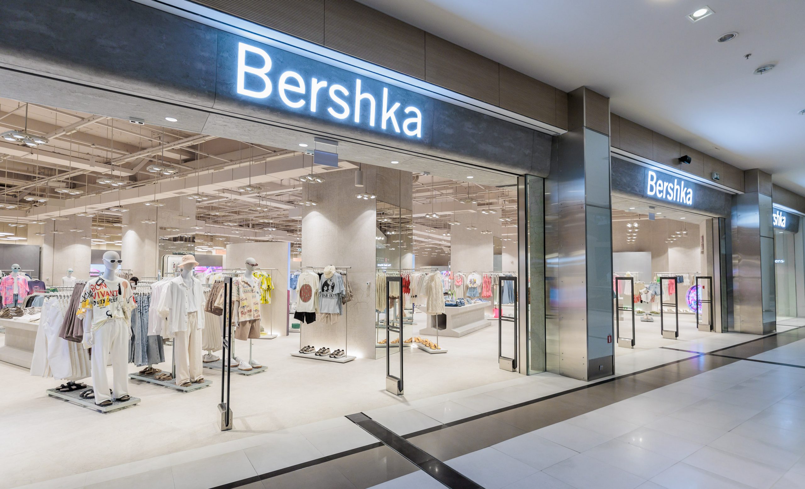 Το Bershka στο The Mall Athens άνοιξε!