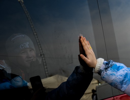 Ο φωτορεπόρτερ Ιάσωνας Ραΐσης μοιράζεται τα βλέμματα που τράβηξε στον Πόλεμο της Ουκρανίας