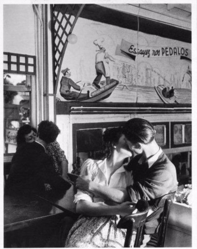 Robert Doisneau: Ο ρομαντικός φωτογράφος που απαθανάτιζε φιλιά!