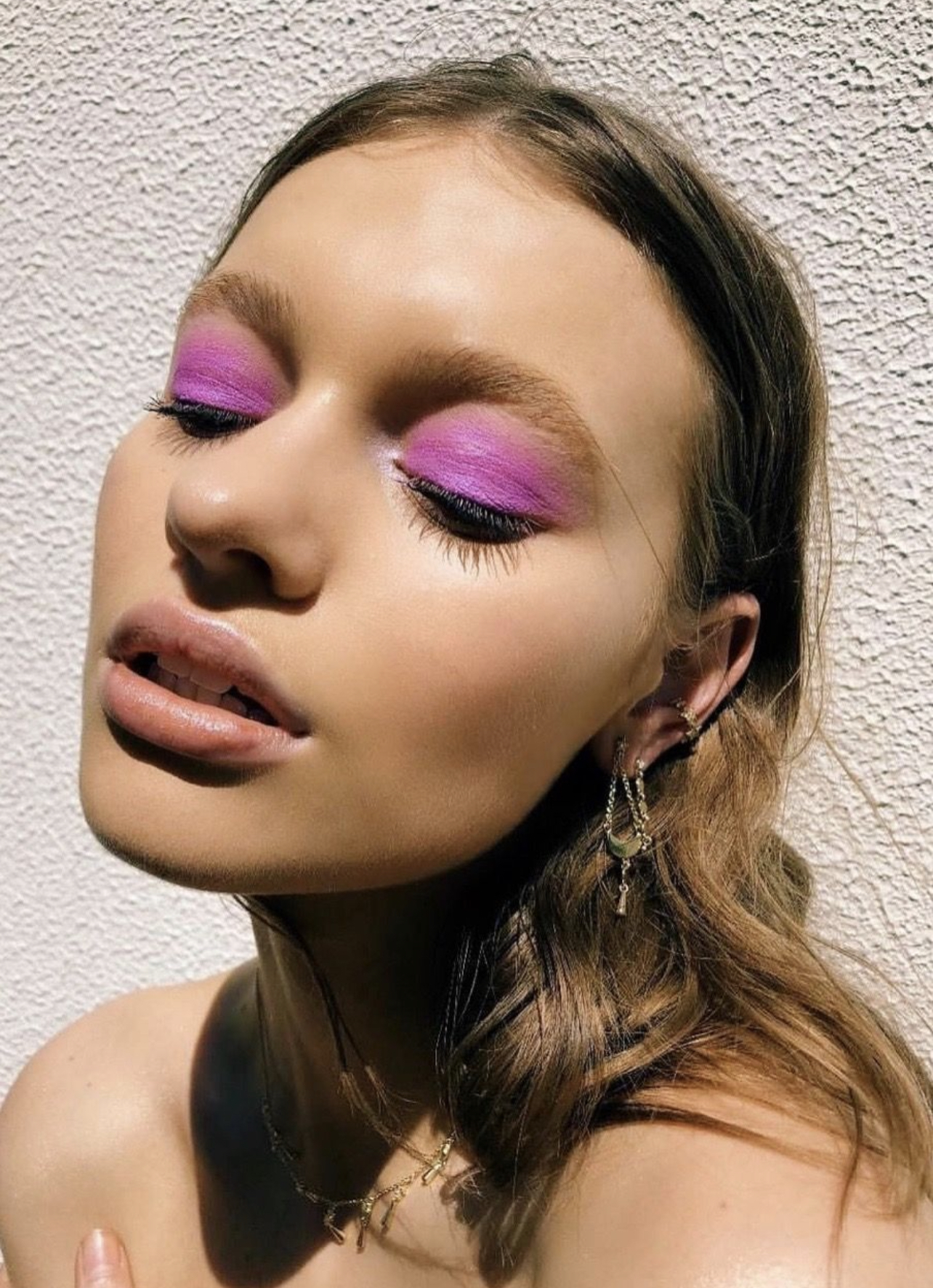 Fluo Eyeshadow: Το πιο hot make up trend της σεζόν- και ποιο χρώμα ταιριάζει στα μάτια σου