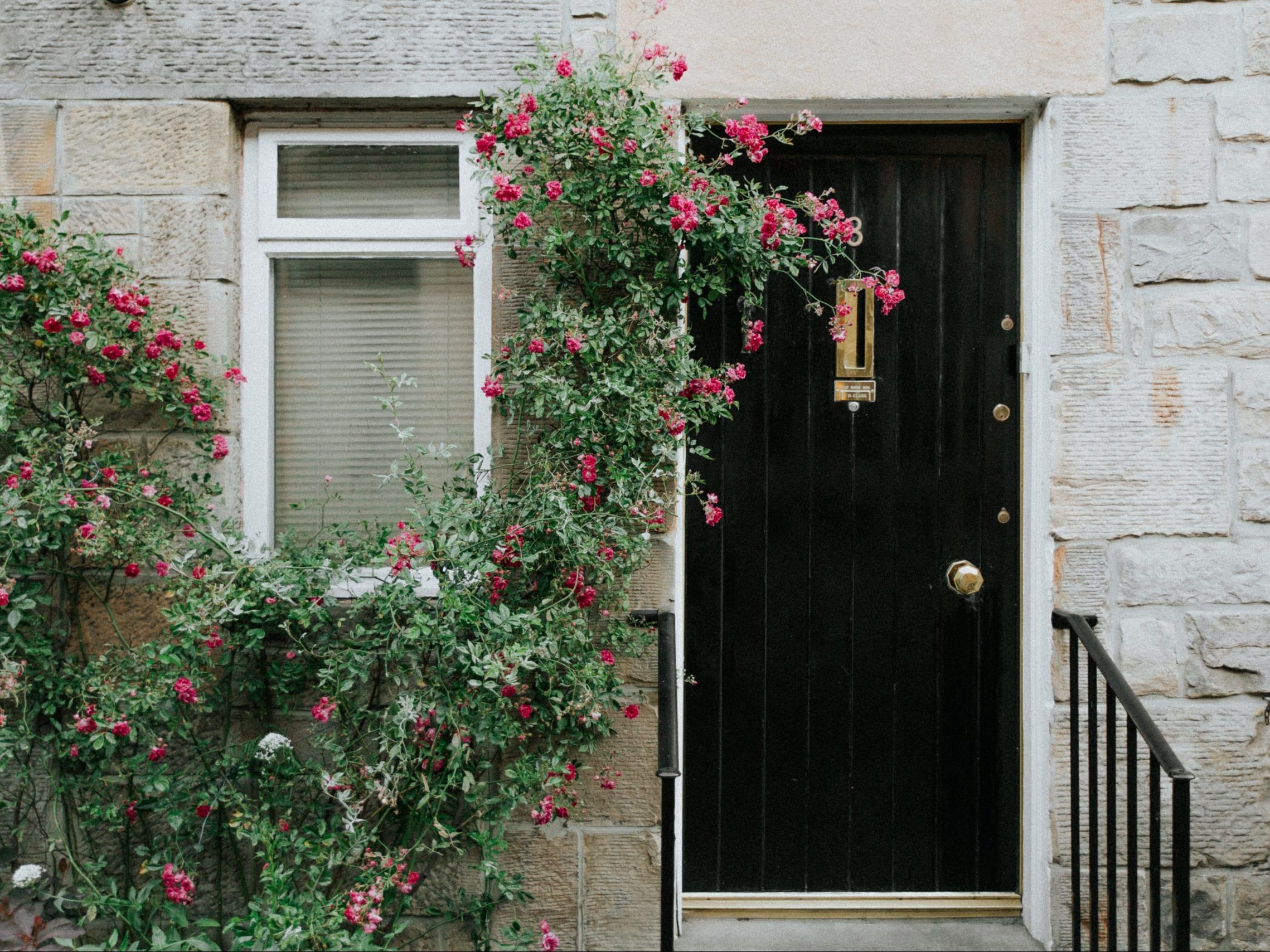 Feng Shui: 5 τρόποι να χρησιμοποιήσεις τις αρχές του στην είσοδο του σπιτιού για μια καλή πρώτη εντύπωση