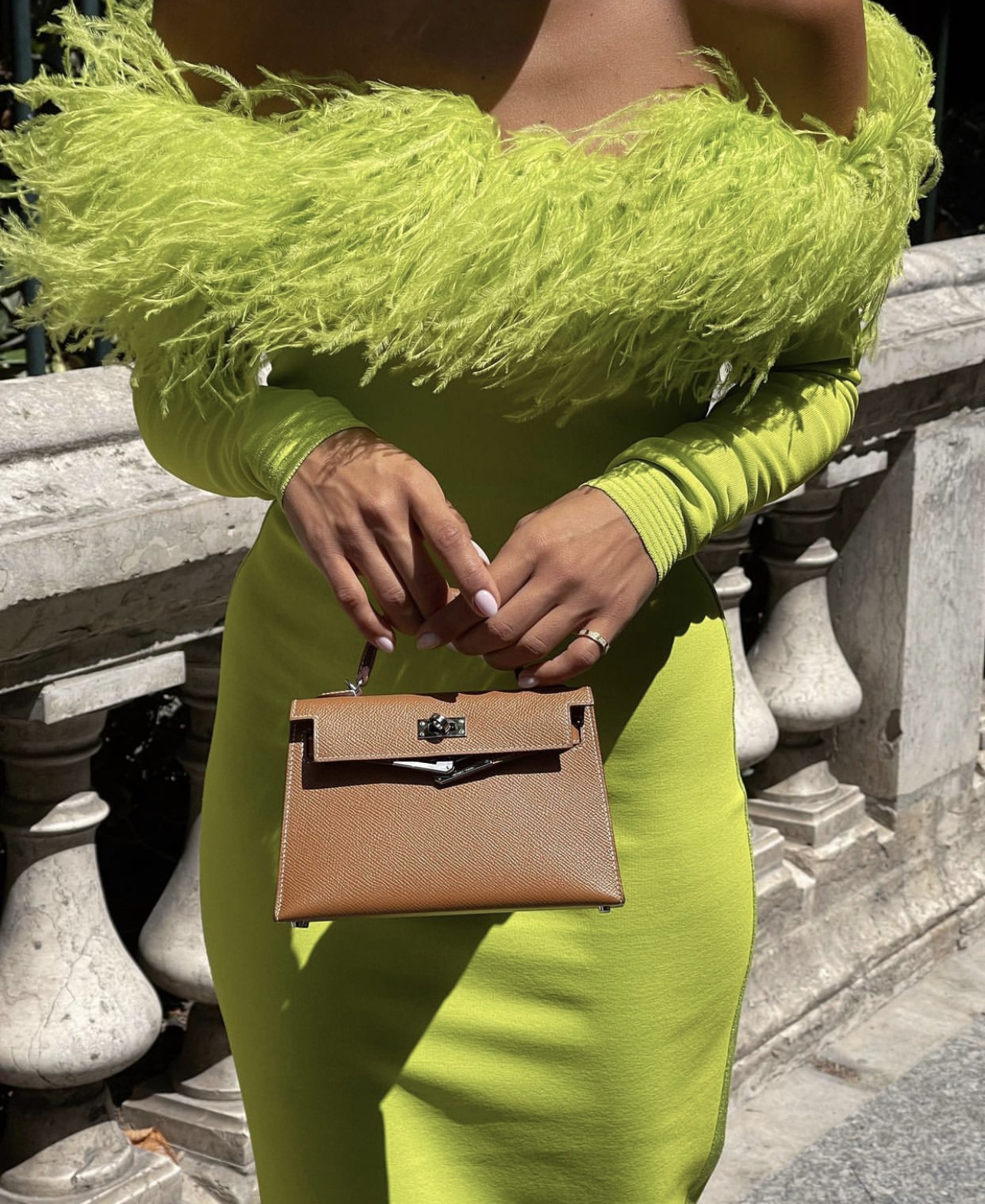 Mini bags: Το It αξεσουάρ που κυριάρχησε στις street style εμφανίσεις στο Παρίσι