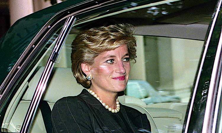 Πριγκίπισσα Νταϊάνα: Οι θεωρίες συνωμοσίας για το μοιραίο δυστύχημα επιμένουν 25 χρόνια μετά