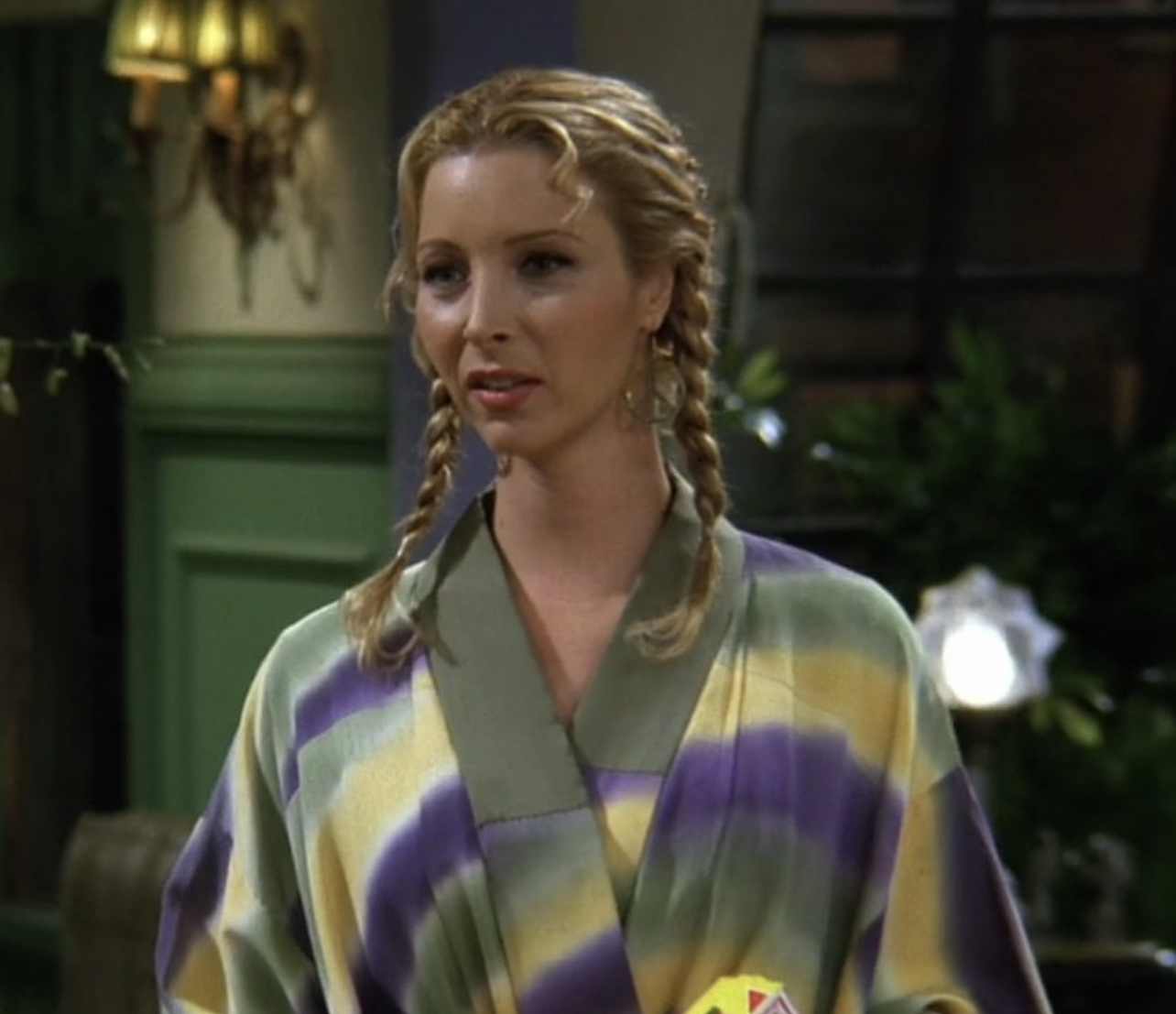 4 trending χτενίσματα της Phoebe Buffay από τα “Φιλαράκια” που θα δούμε φέτος!