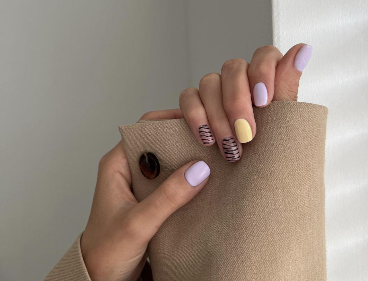 Biab Nails: Τι είναι αυτή η τάση στα νύχια που κυριαρχεί στο Instagram