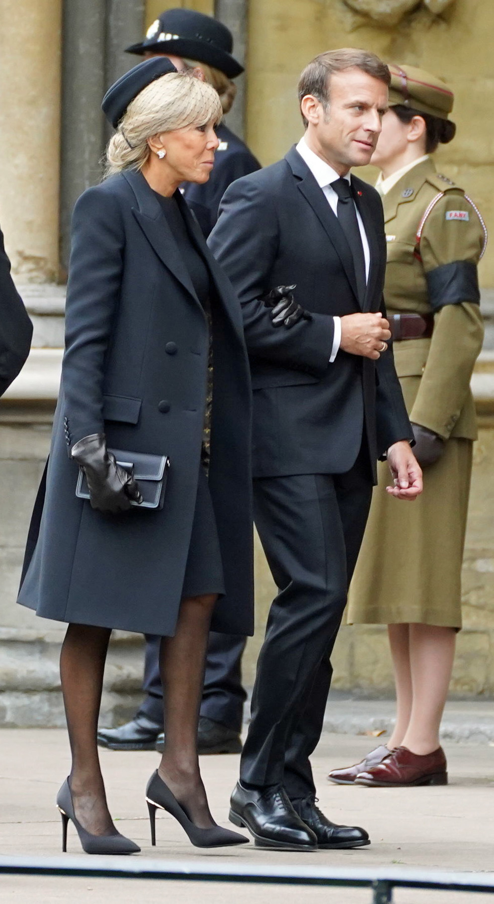 Η αποκωδικοποίηση του dress code από τη κηδεία της Βασίλισσας Ελισάβετ!