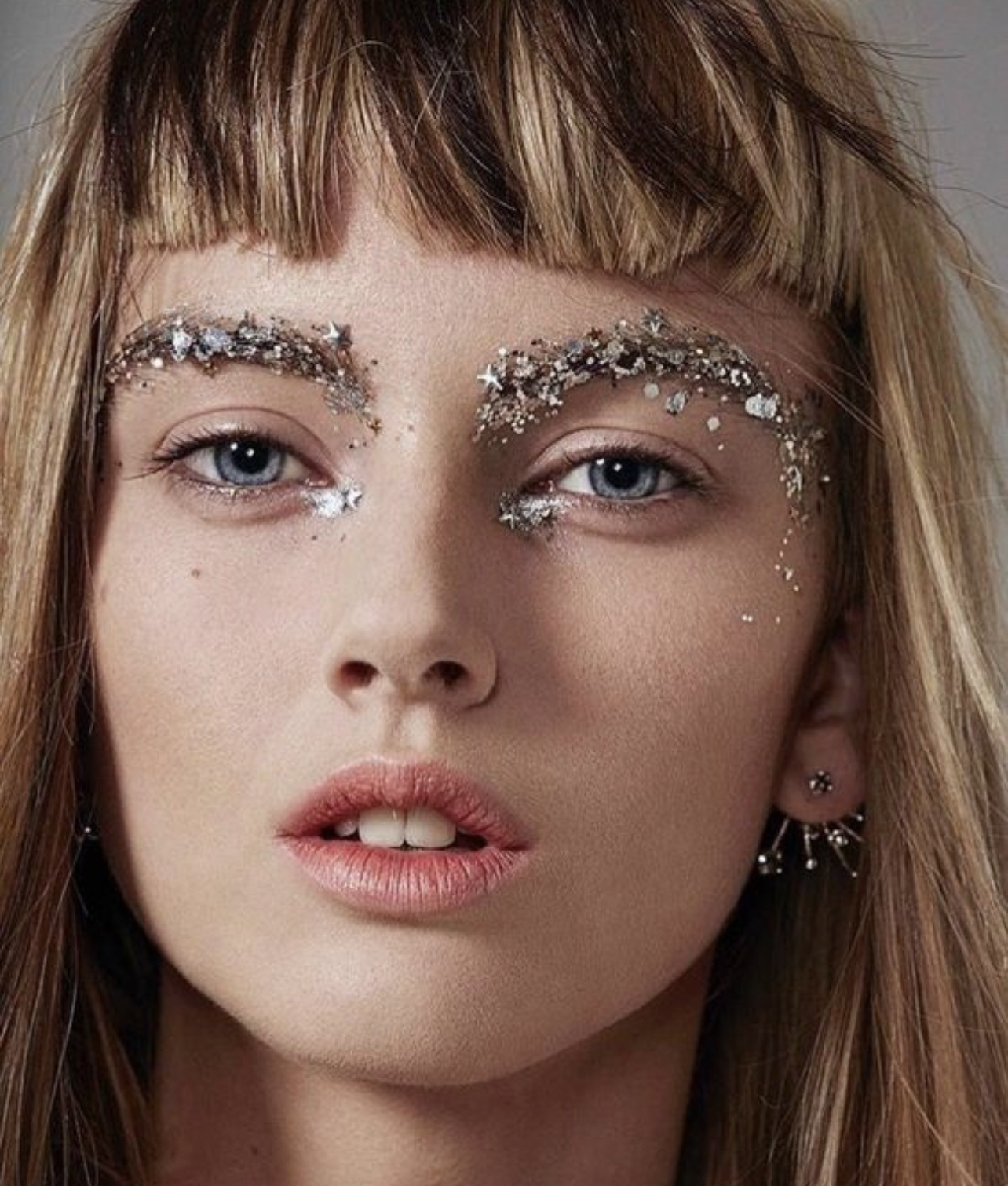 Glam eyes: κρύσταλλα & glitter είναι η νέα hot τάση στο μακιγιάζ που εμείς θα τολμήσουμε! Εσύ;