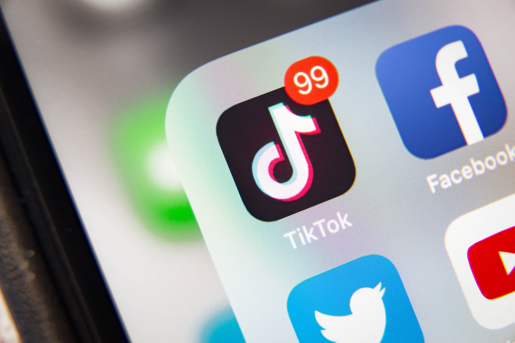 TikTok: Λειτουργία μόνο για ενήλικες (δεν είναι αυτό που νομίζεις!)