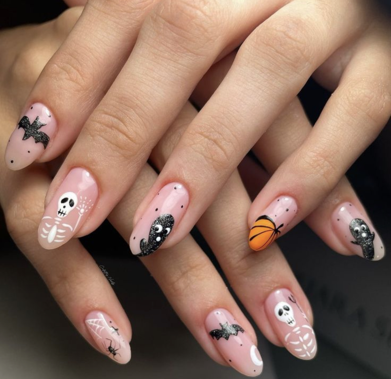 10 φανταστικά Halloween nails που, τελικά, θα κάνουμε όλο το χρόνο!