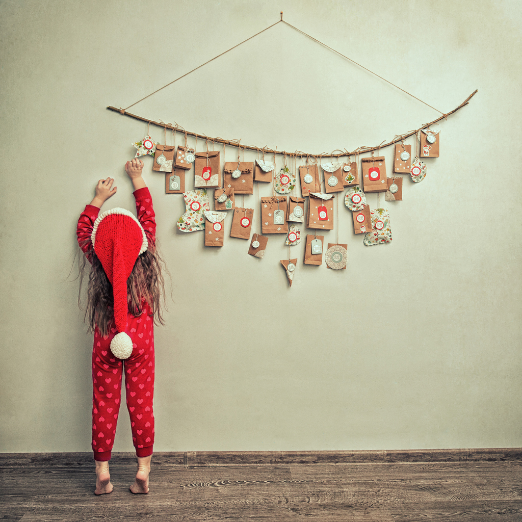 DIY Advent Calendar για να κάνεις στα παιδιά πιο γλυκιά την αναμονή ως τα Χριστούγεννα