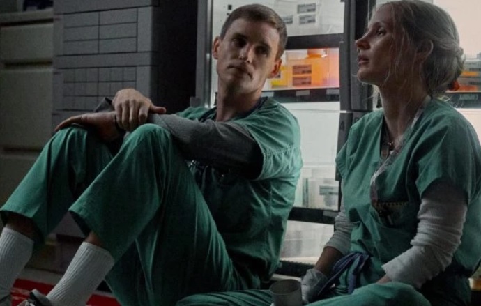 «The Good Nurse»: Η νέα ταινία του Netflix που έφτασε στην κορυφή- Η αληθινή ιστορία