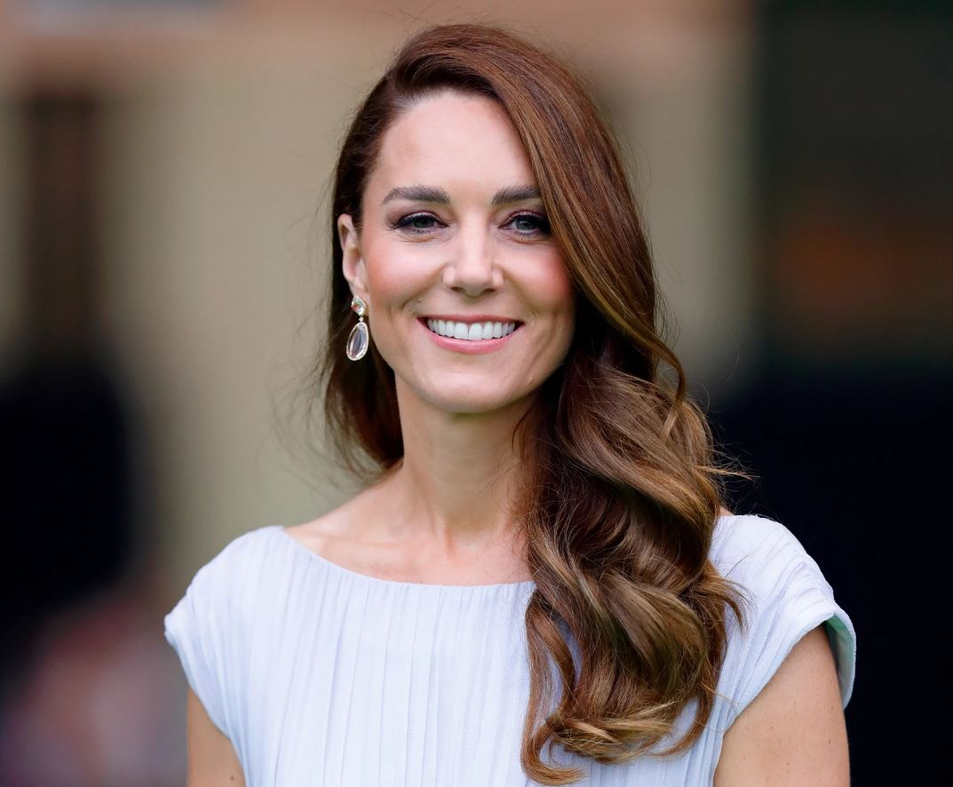 Kate Middleton: Το νοικιασμένο της φόρεμα και το τσόκερ της πριγκίπισσας Diana