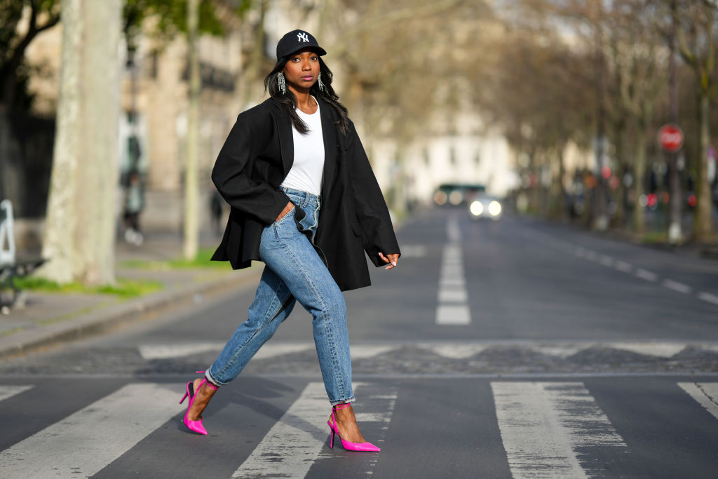 Κεφάλαιο «mom jeans»: 5 shoe trends που μοιάζουν να φτιάχτηκαν γι’ αυτό