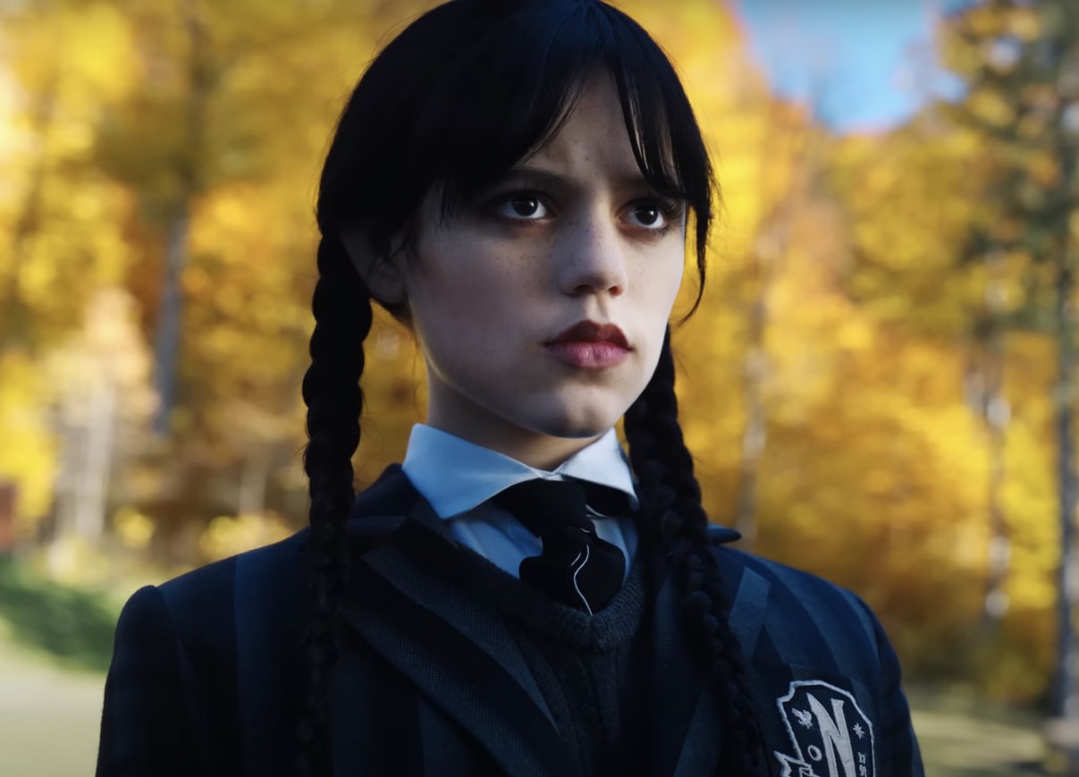 13 items που θα φορούσε η Wednesday Addams και μπορείς και εσύ!