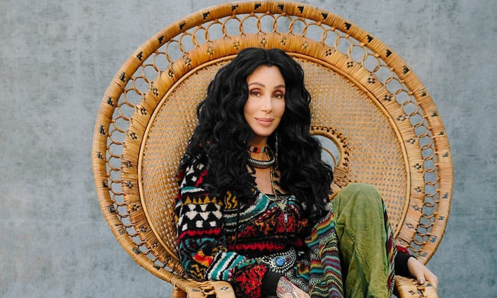 Η Cher αρραβωνιάστηκε τον 36χρονο σύντροφό της και όλοι αναρωτήθηκαν το ίδιο πράγμα