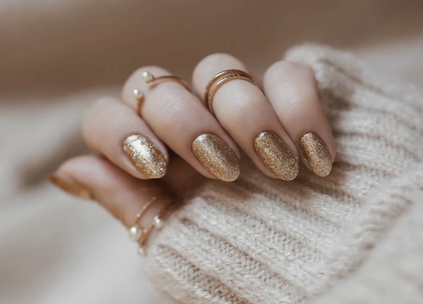 Glitter Nails: Είναι μονόδρομος σε αυτή τη φάση και το ξέρεις!