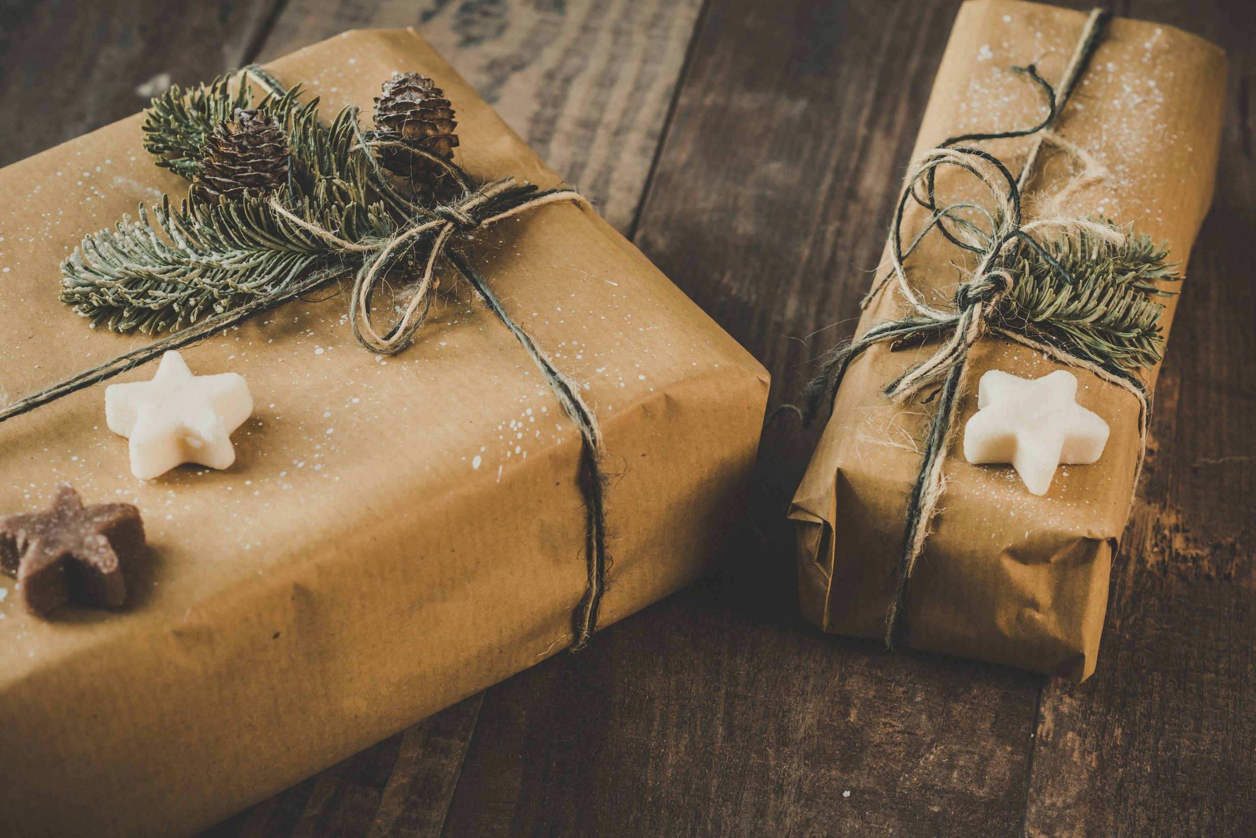 8 eco-friendly τρόποι να τυλίξεις τα δώρα σου αυτά τα Χριστούγεννα